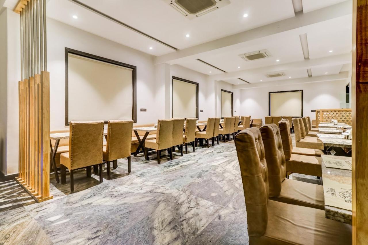 Отель Oyo Townhouse 785 Sree Vinayaka Grand Анантапур Экстерьер фото
