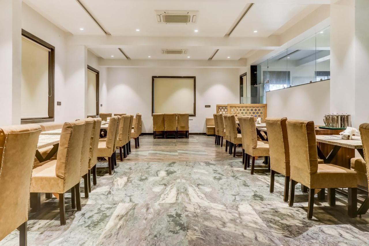 Отель Oyo Townhouse 785 Sree Vinayaka Grand Анантапур Экстерьер фото