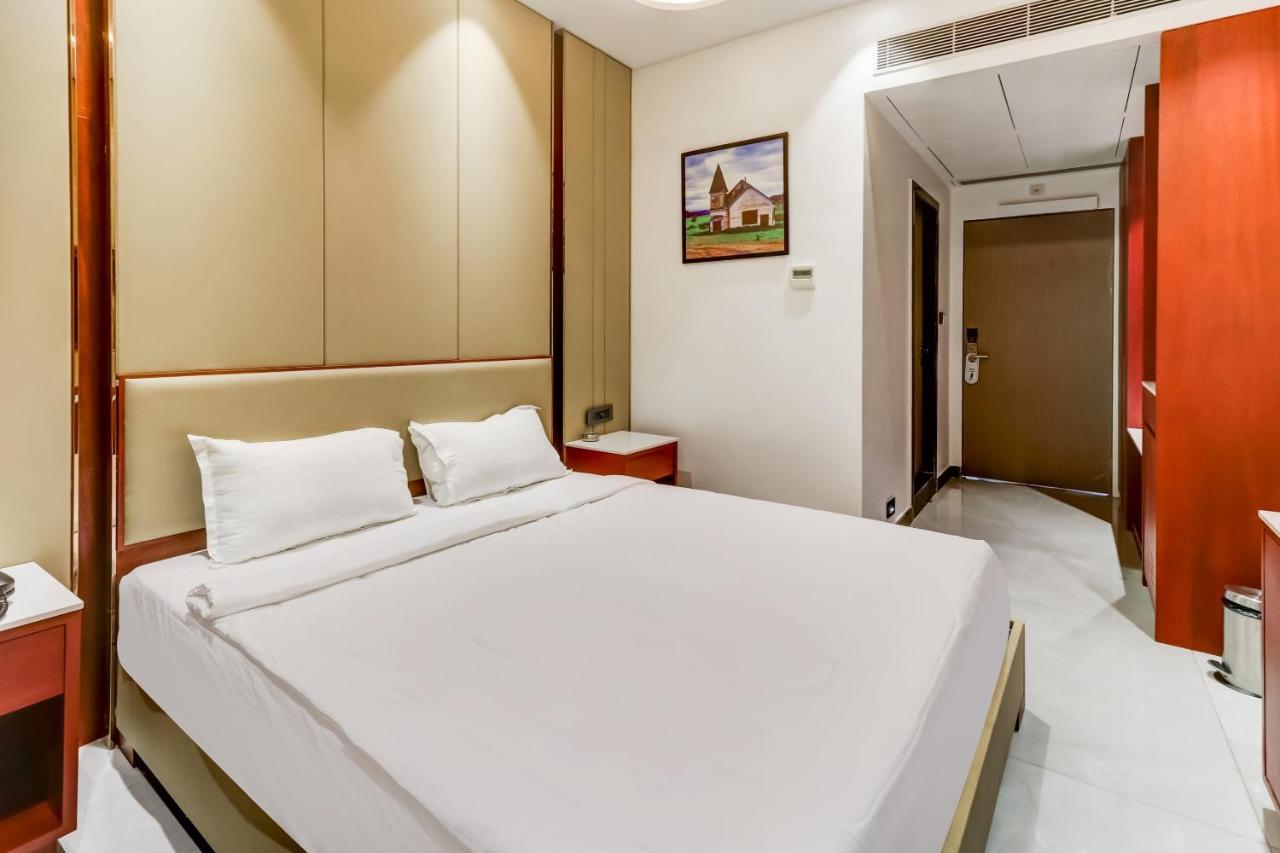Отель Oyo Townhouse 785 Sree Vinayaka Grand Анантапур Экстерьер фото