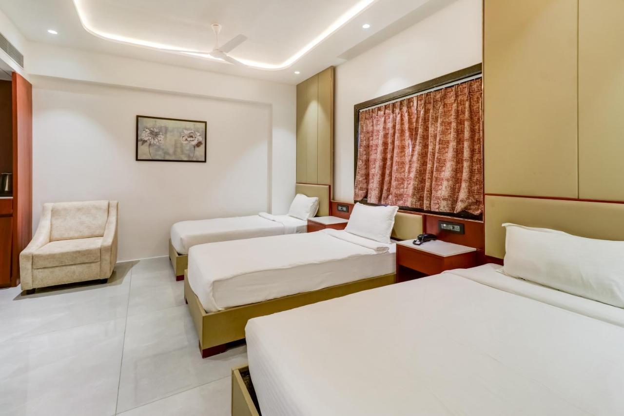 Отель Oyo Townhouse 785 Sree Vinayaka Grand Анантапур Экстерьер фото