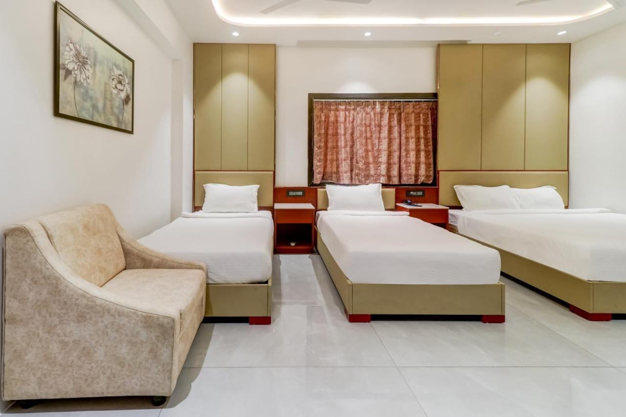 Отель Oyo Townhouse 785 Sree Vinayaka Grand Анантапур Экстерьер фото