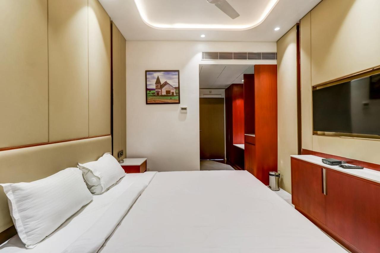 Отель Oyo Townhouse 785 Sree Vinayaka Grand Анантапур Экстерьер фото