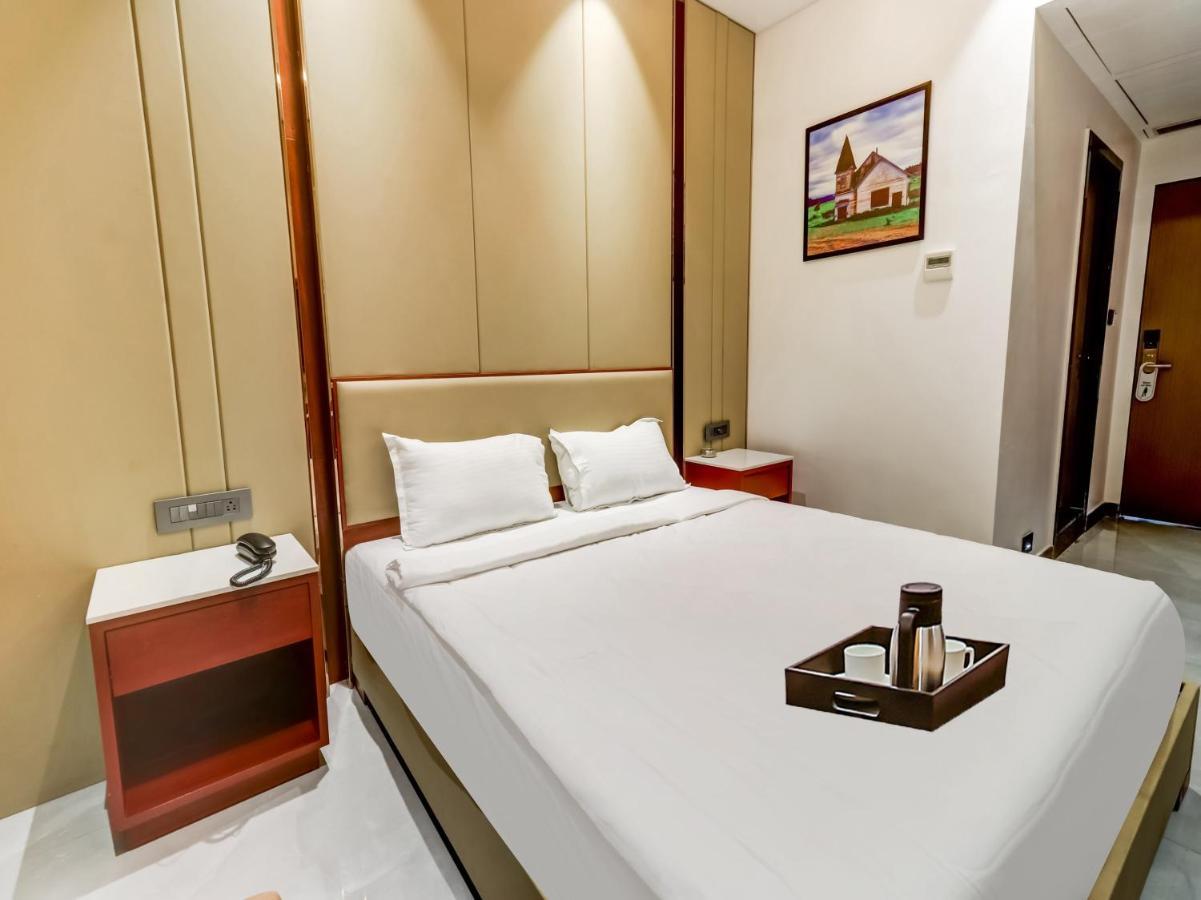 Отель Oyo Townhouse 785 Sree Vinayaka Grand Анантапур Экстерьер фото